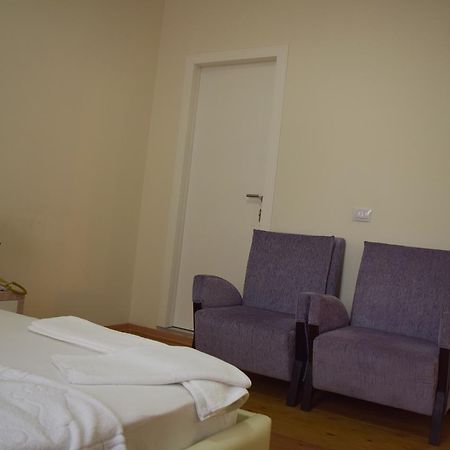 Living Hotel Tirana Extérieur photo