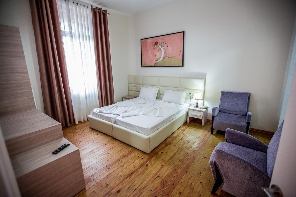 Living Hotel Tirana Chambre photo