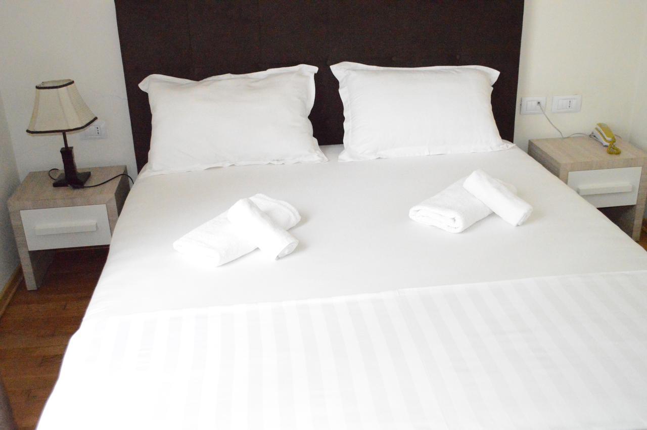 Living Hotel Tirana Extérieur photo