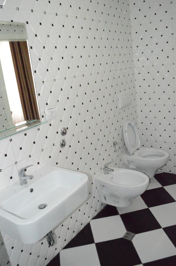 Living Hotel Tirana Extérieur photo