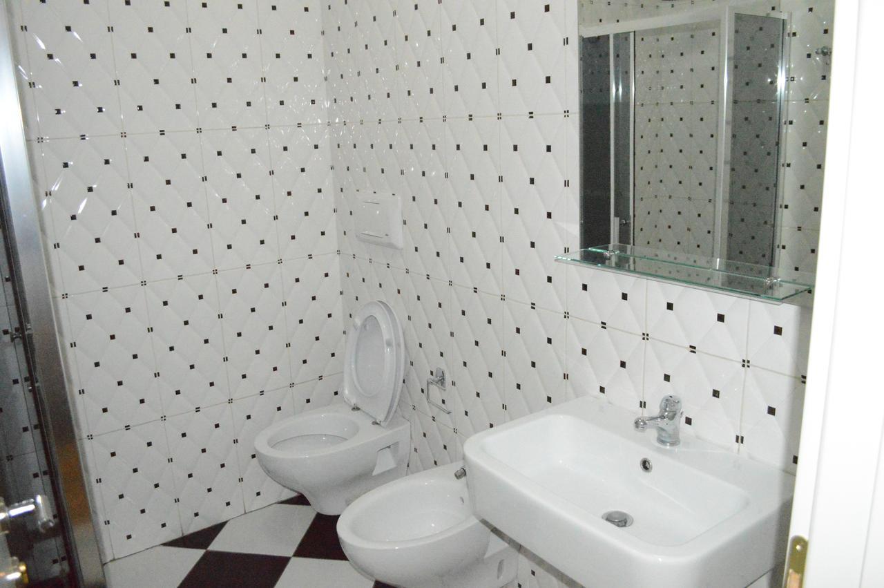 Living Hotel Tirana Extérieur photo