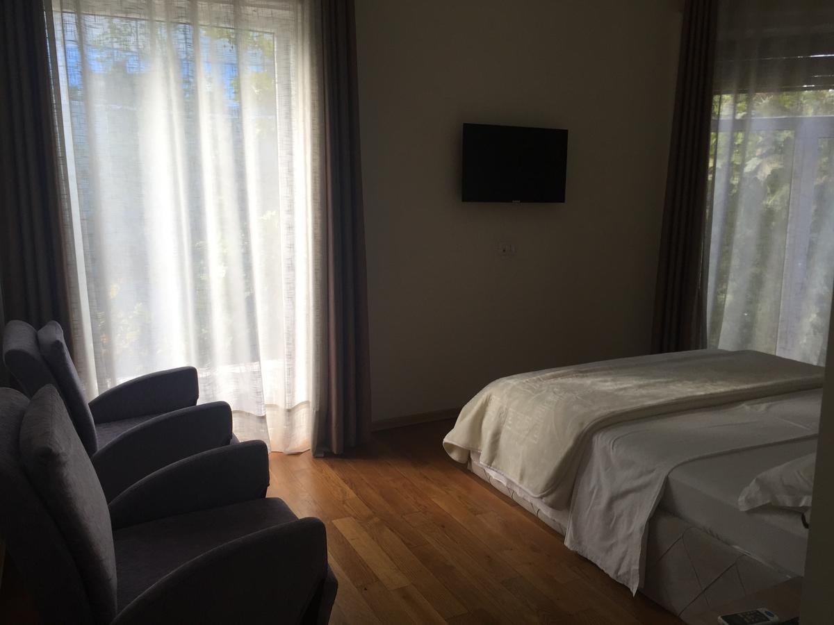 Living Hotel Tirana Extérieur photo