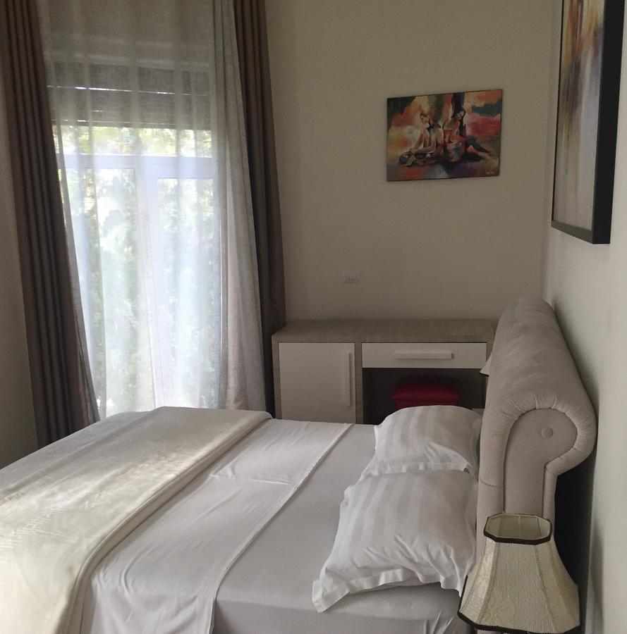 Living Hotel Tirana Extérieur photo