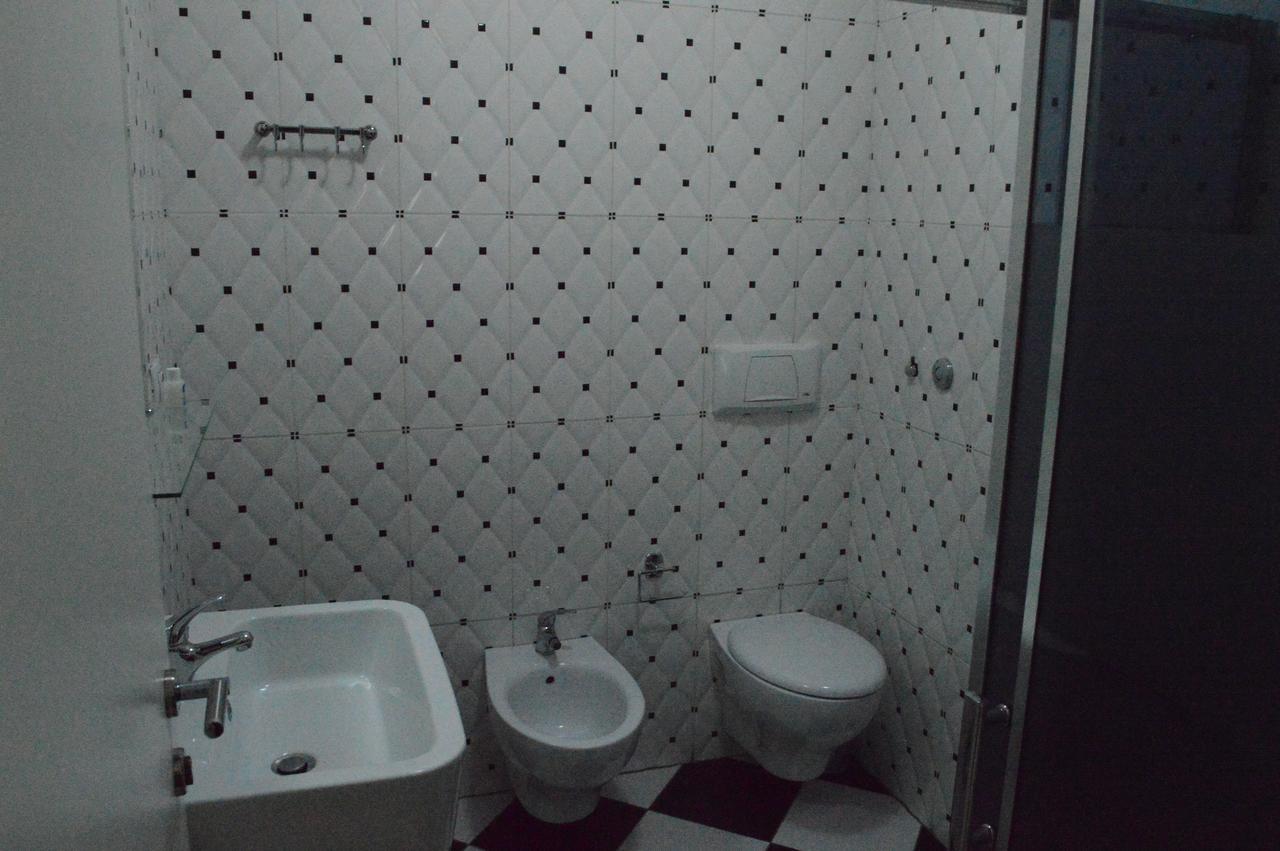 Living Hotel Tirana Extérieur photo