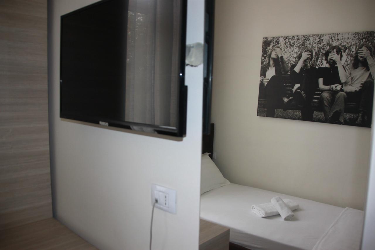 Living Hotel Tirana Extérieur photo