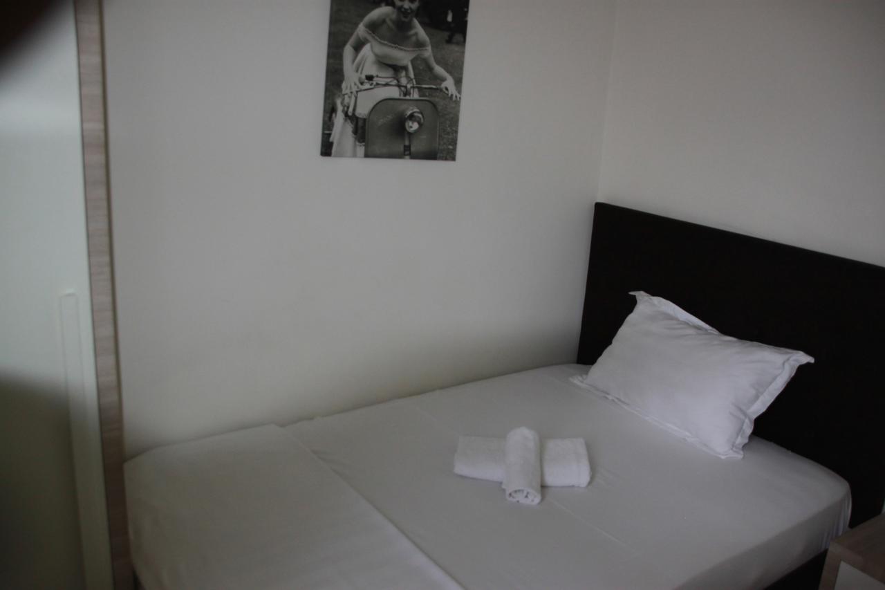 Living Hotel Tirana Extérieur photo
