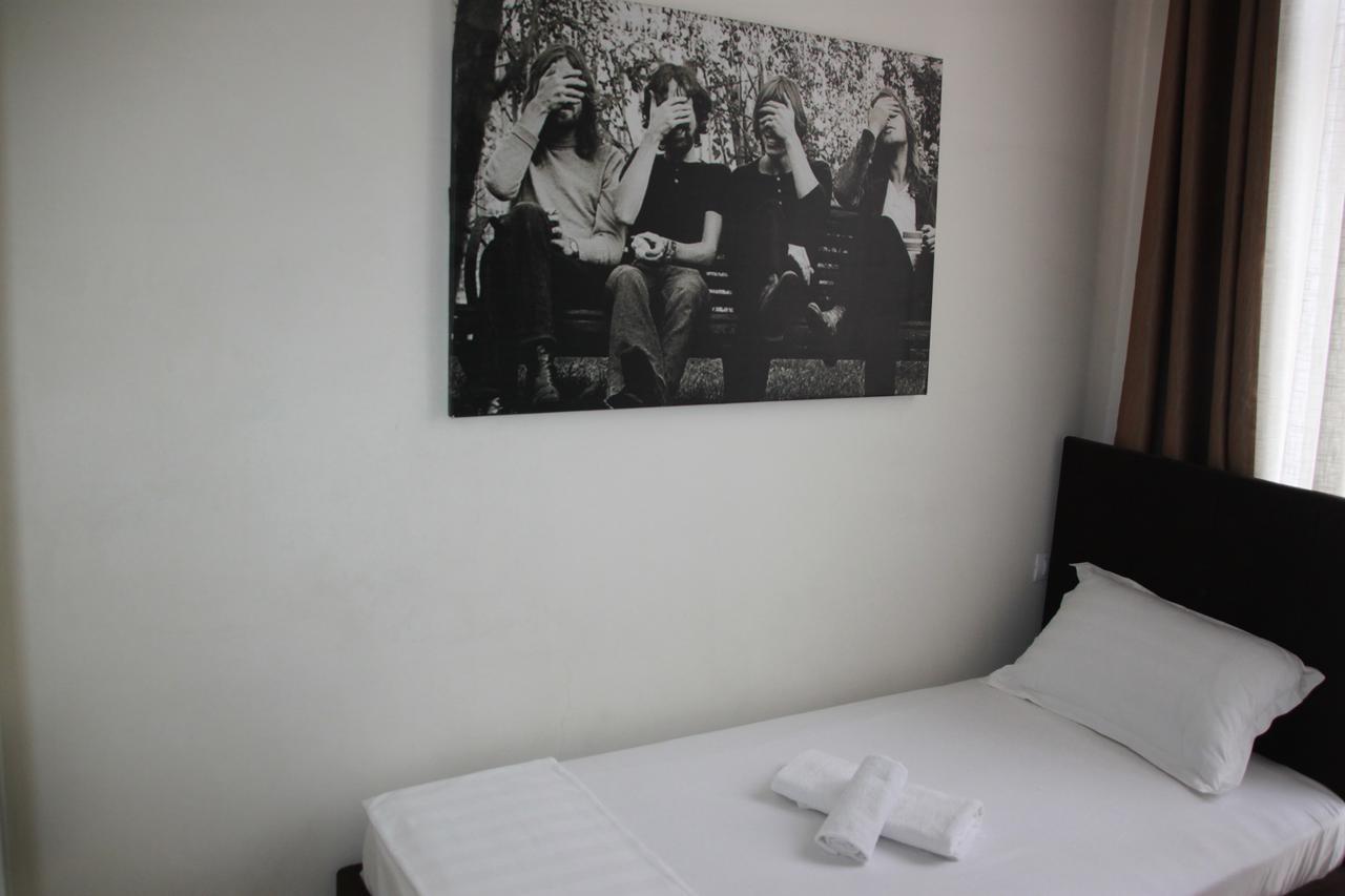 Living Hotel Tirana Extérieur photo